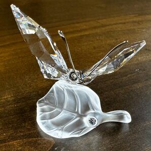 RETIRED Swarovski Crystal Figurine w/Box - Butterfly on Leaf - 7615 000 003